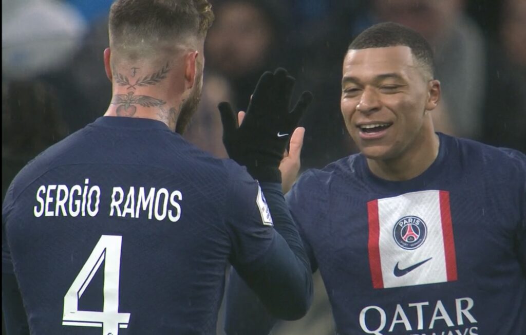 Sergio Ramos et Kylian Mbappé