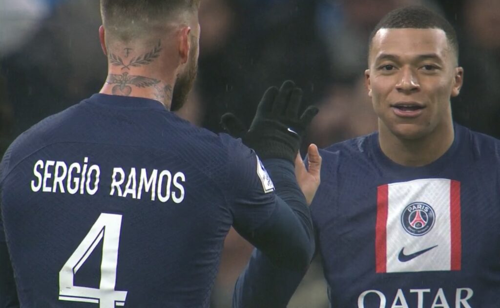 Sergio Ramos et Kylian Mbappé