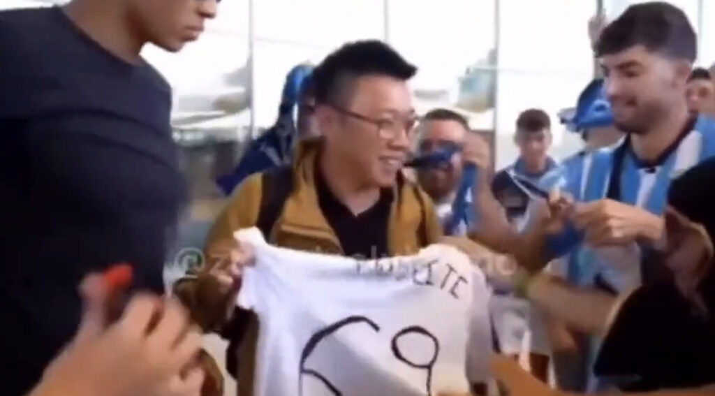 Malaga fans surprise tourist